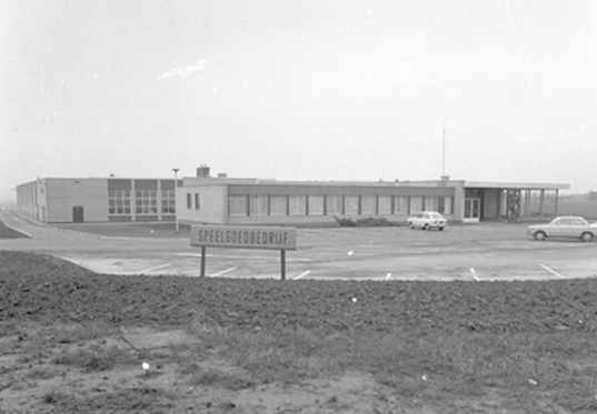 Historische foto van een voormalig pand waar de miniaturen van het nu bekende Holland Oto gemaakt werden.