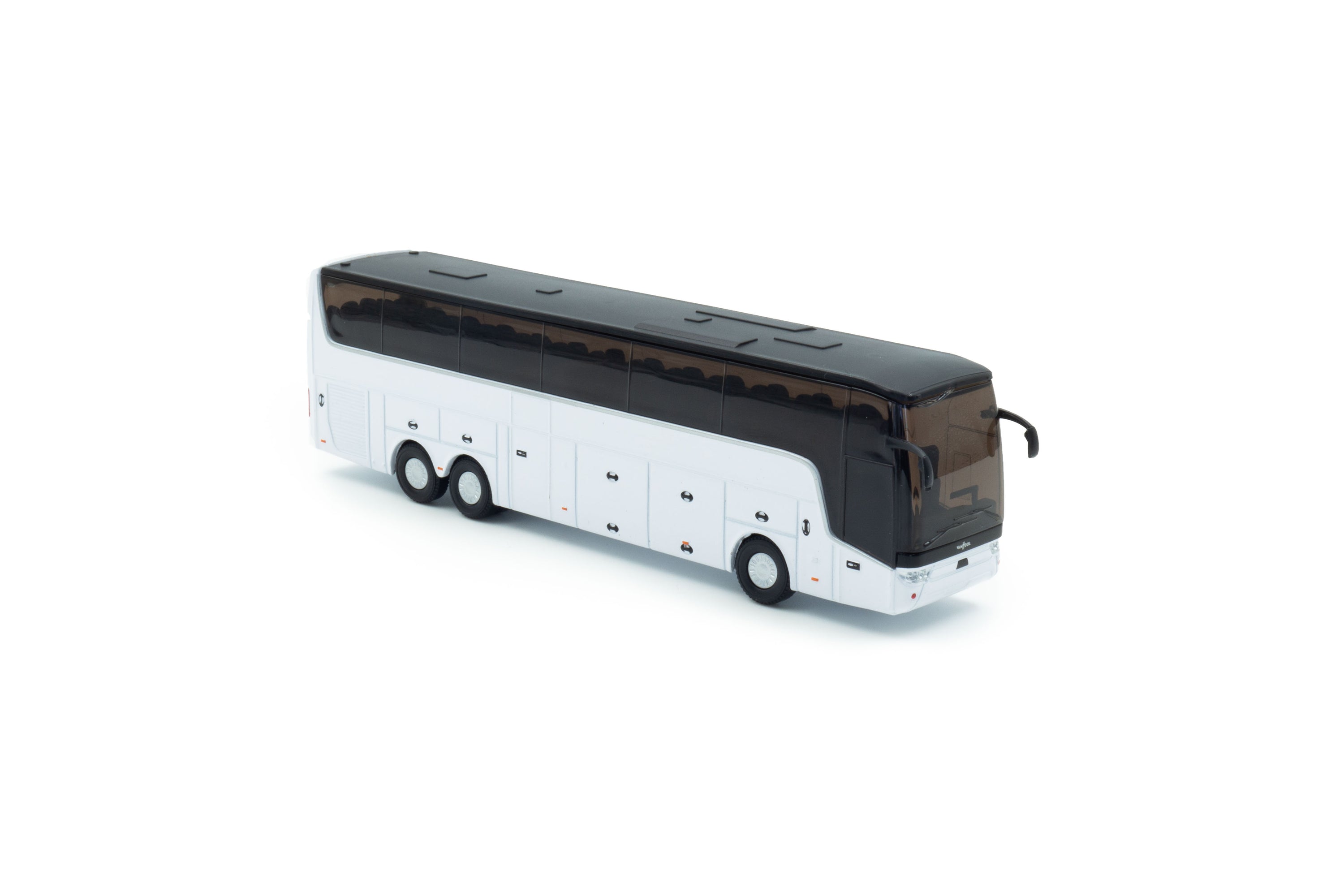 zij/vooraanzicht van een witte van Hool Astron TX miniatuurbus in de schaal 1 op 87.