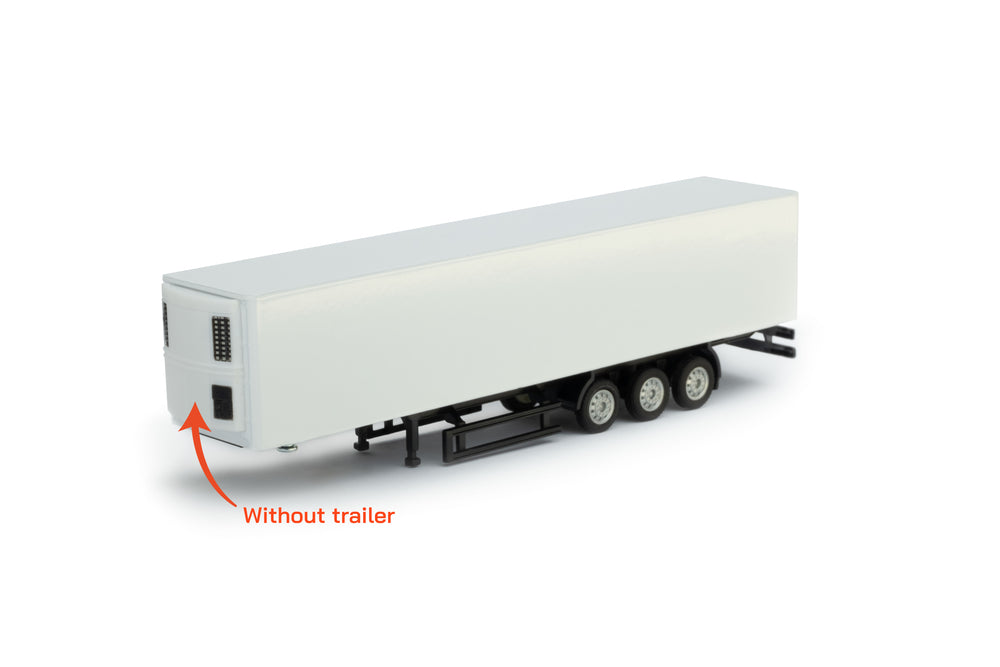Zij/vooraanzicht van een witte koeler miniatuur vrachtwagen in de schaal 1:87 van het merk Holland Oto. Trailer niet inbegrepen.