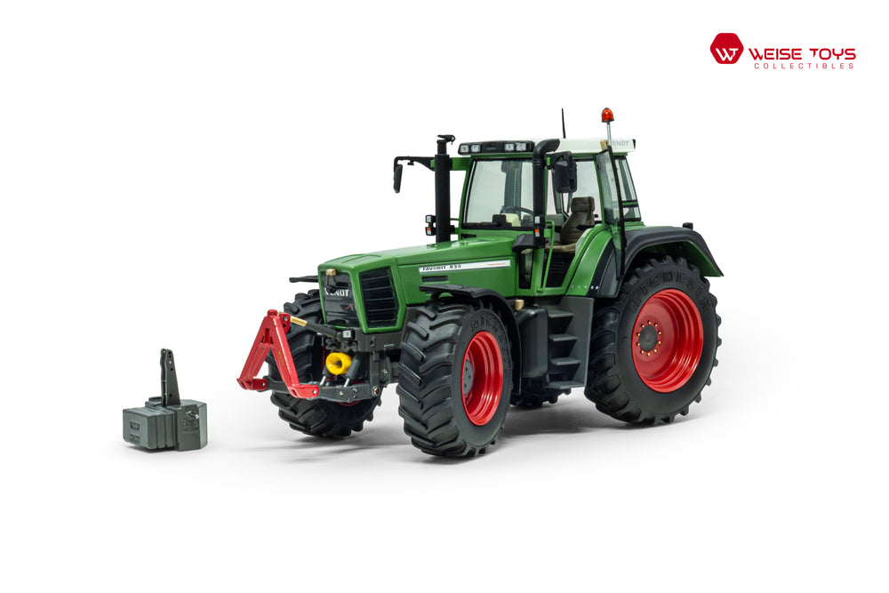 Fendt Favorit 824  miniatuur tractor in de kleur groen in schaal 1:32 van het merk Weise Toys
