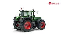 Fendt Favorit 824  miniatuur tractor in de kleur groen in schaal 1:32 van het merk Weise Toys