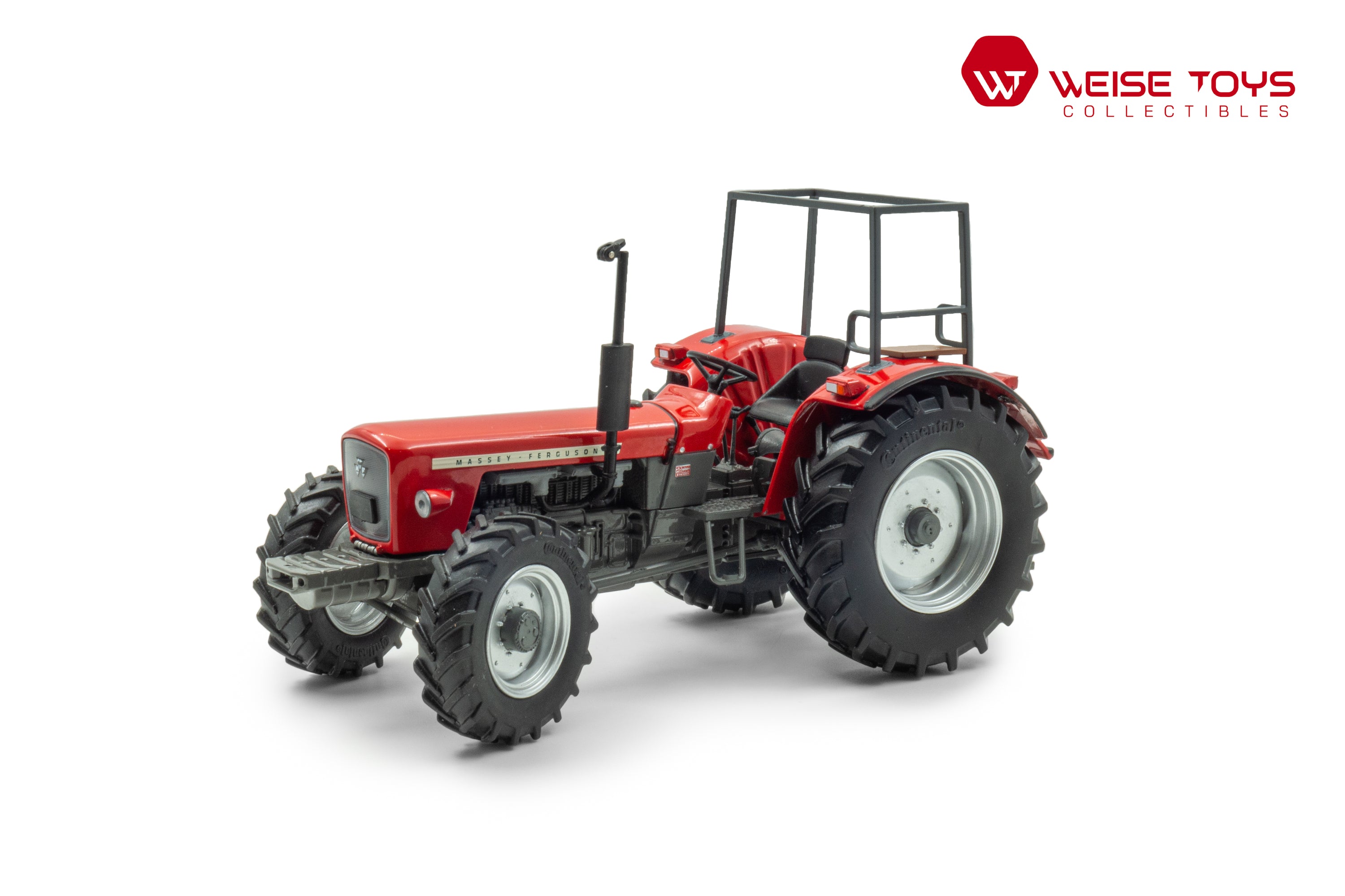 zij/vooraanzicht van een rode Massey Ferguson Wotan ll  miniatuur tractor in de schaal 1 op 32 met frontgewicht.