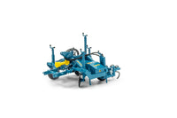 een blauwe Imants Asparagus IRF III miniatuur Asperge-krachtfrees in schaal 1:32 van het merk Universal Hobbies