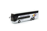 Zij/vooraanzicht van een witte van Hool Astromega miniatuurbus in de schaal 1:87 van het merk Holland Oto. In de uitvoering van Reise Allianz.