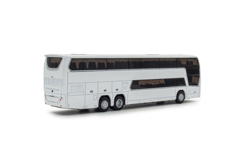 Achteraanzicht van volledig witte Plaxton Panorama miniatuurbus in schaal 1:76.