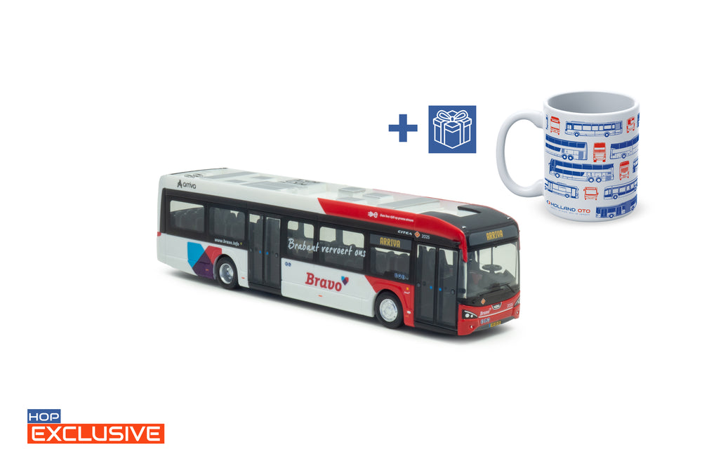Vooraanzicht VDL Citea LF-122 miniatuurbus in Bravo promo uitvoering, nu met Holland Oto koffiemok