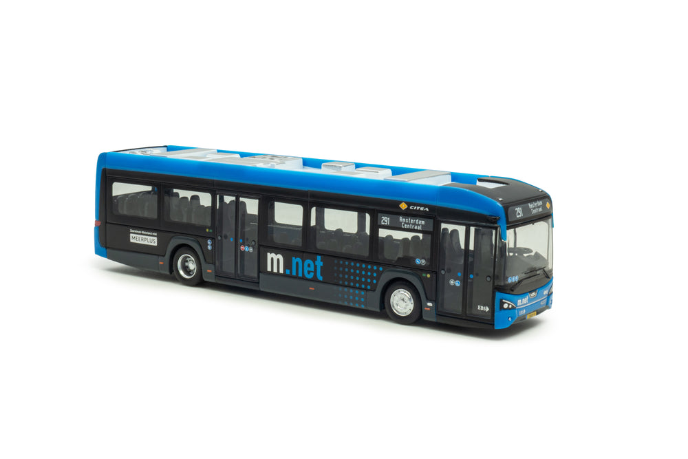 Vooraanzicht van een blauwe VDL Citea LF-122 miniatuurbus in schaal 1:87 uitvoering M.net bestemming 291 Amsterdam Centraal